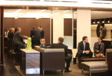 Why Are Exclusive Lounges the Preferred Choice for Business Meetings?