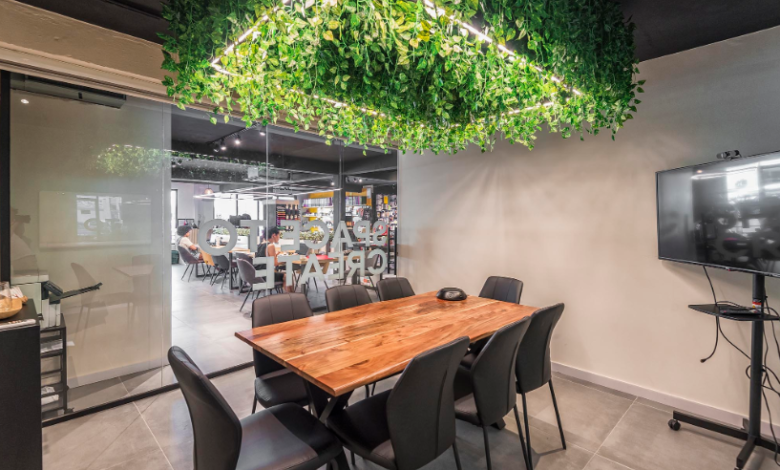 Boosting Aesthetics and Functionality: Stylish Glass Partitions for Conference Spaces